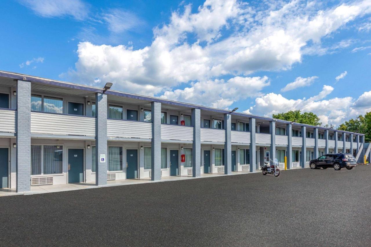 Travelodge By Wyndham Charles Town - Harpers Ferry מראה חיצוני תמונה