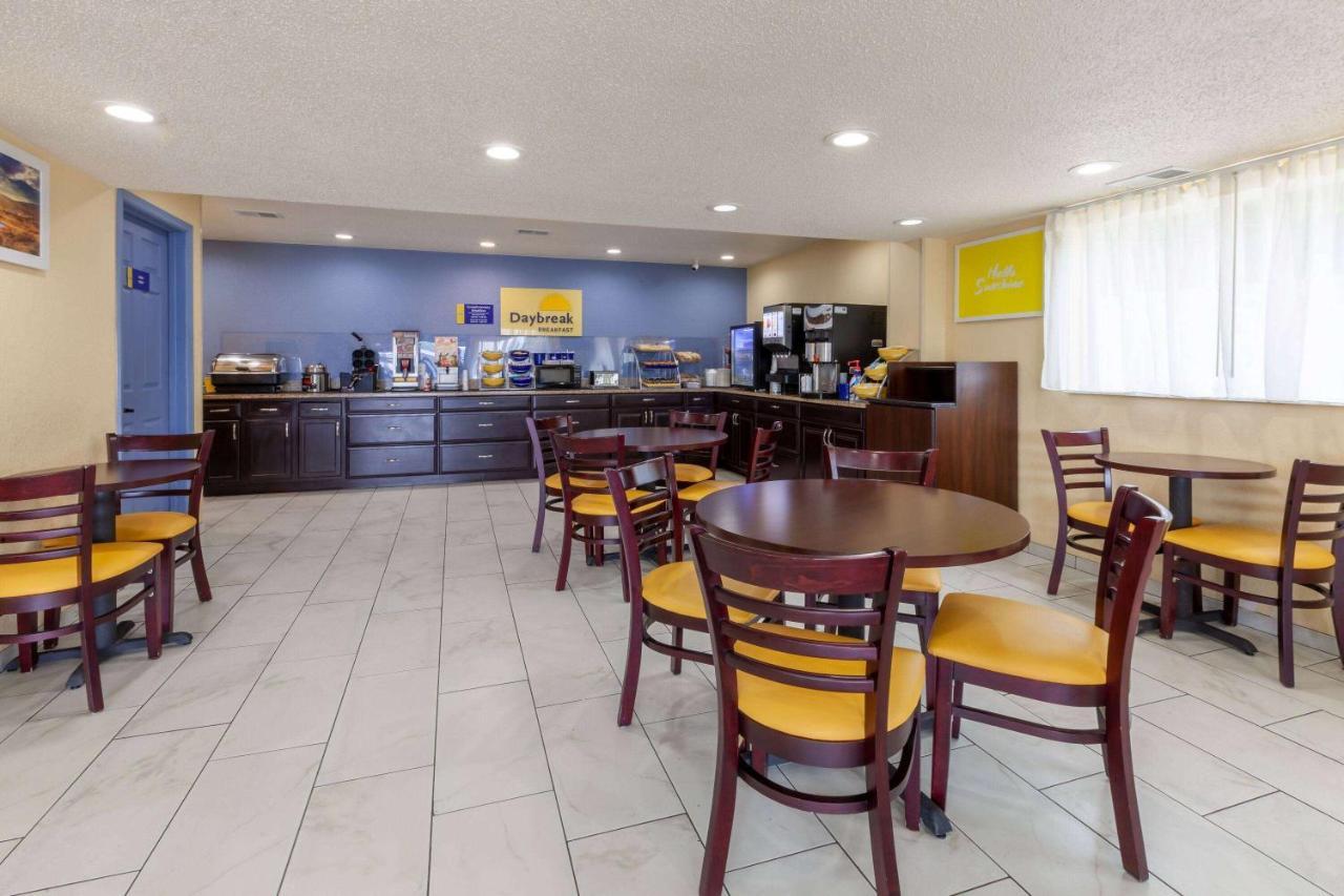 Travelodge By Wyndham Charles Town - Harpers Ferry מראה חיצוני תמונה